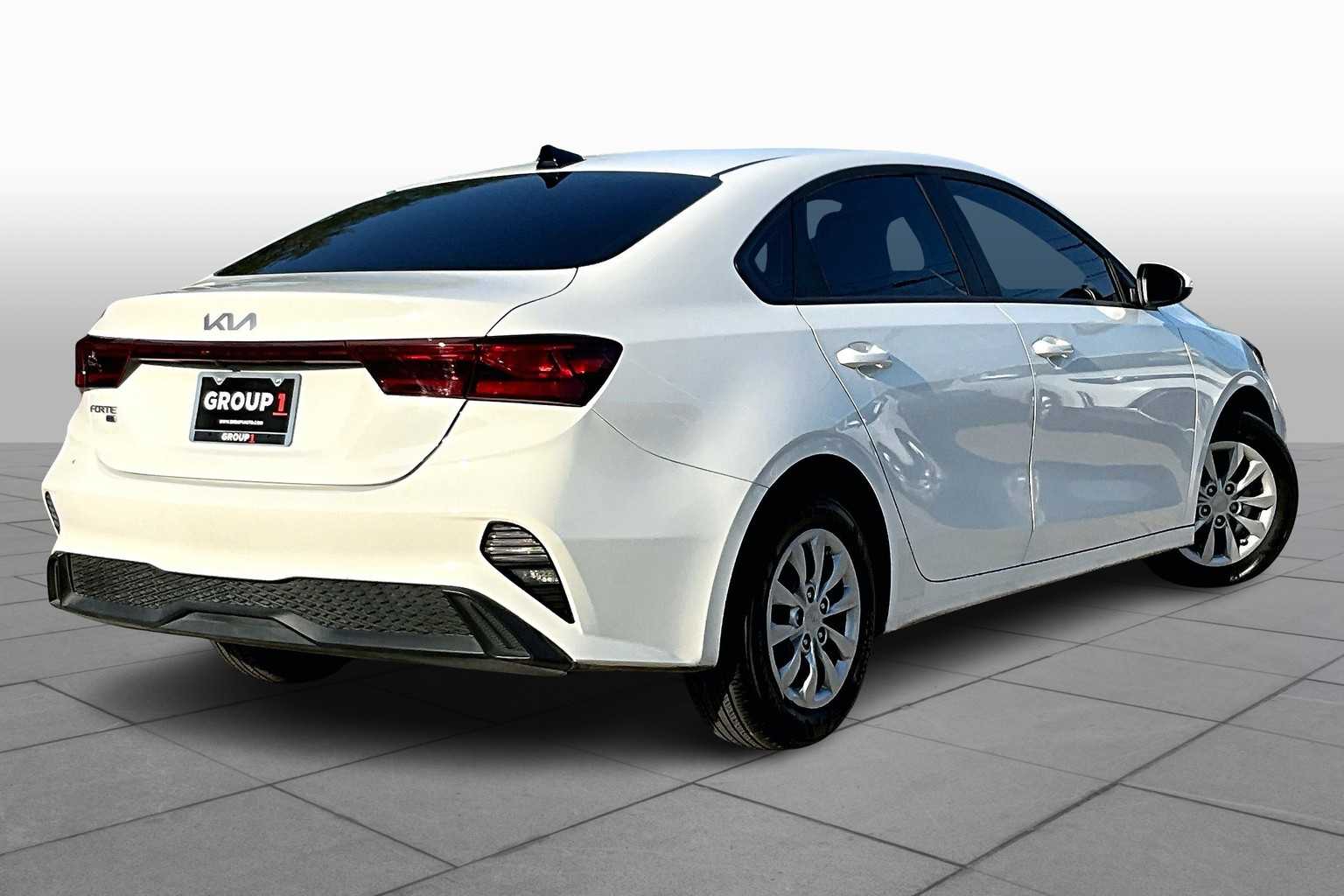 2024 Kia Forte LXS photo 11