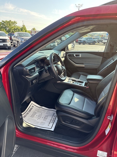 2023 Ford Explorer XLT photo 11