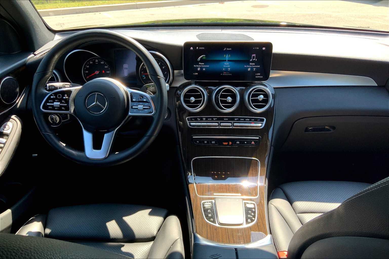 2021 Mercedes Benz GLC 300 photo 15