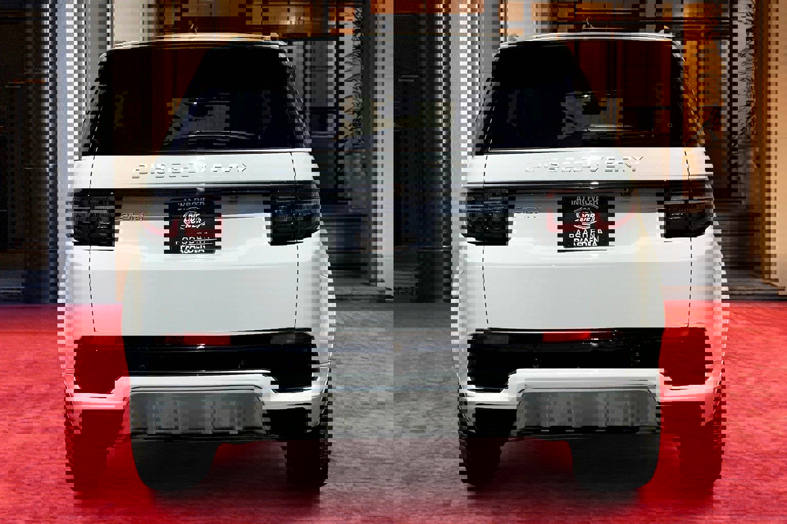 2025 Land Rover Discovery Sport S photo 4