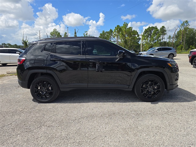 2025 Jeep Compass Latitude photo 2
