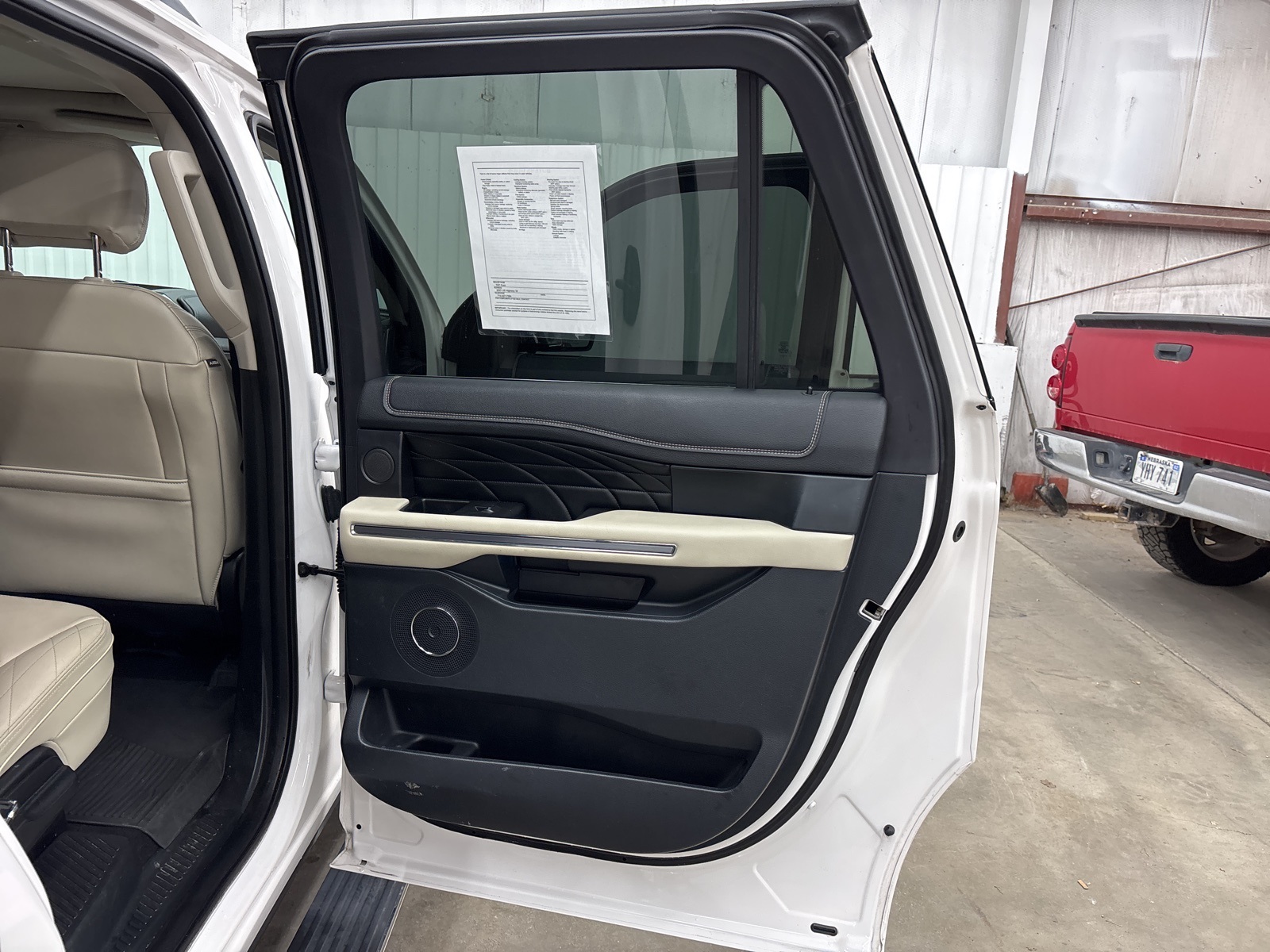 2019 Ford Expedition MAX Platinum photo 26