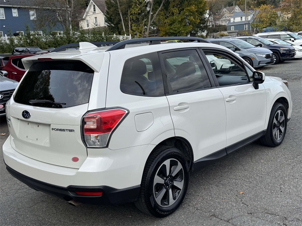 2018 Subaru Forester 2.5i Premium photo 4