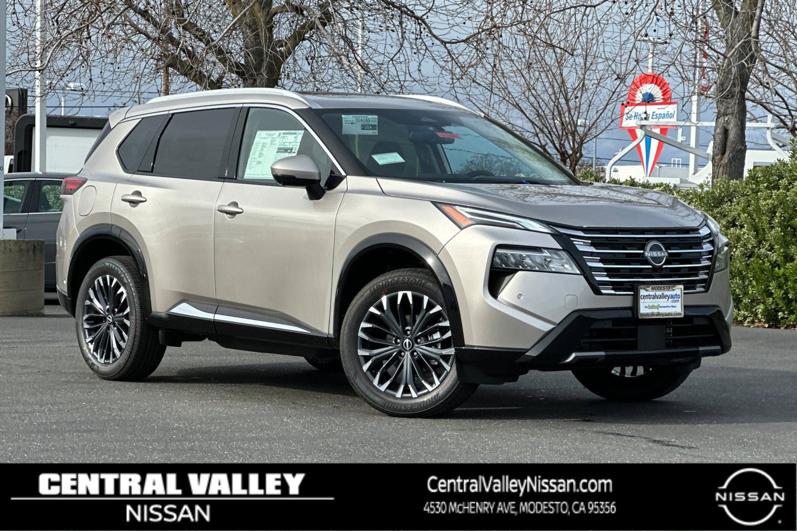 2026 Nissan Rogue Platinum's photo