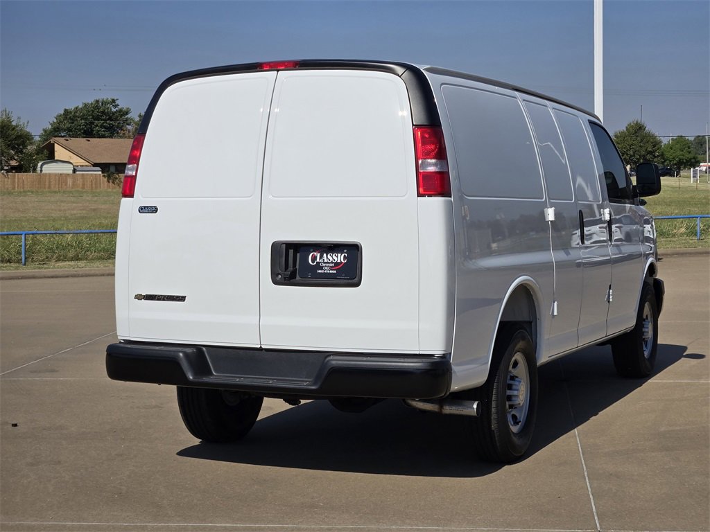 2025 Chevrolet Express Cargo 2500 photo 4