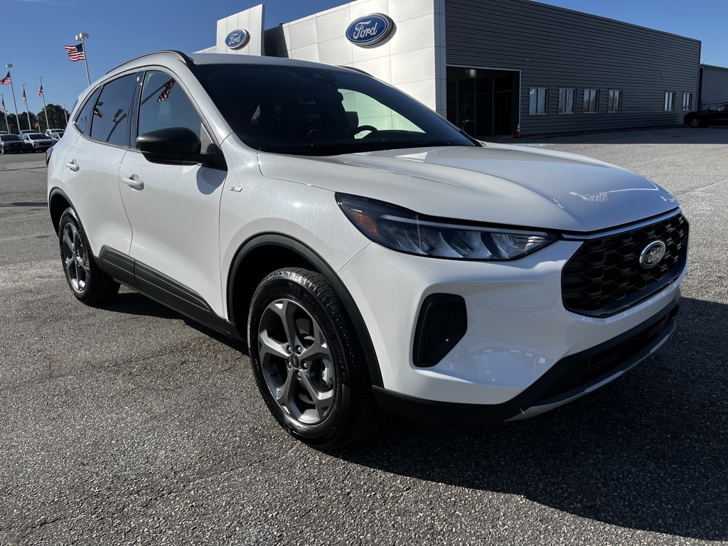 2025 Ford Escape ST-Line photo 3