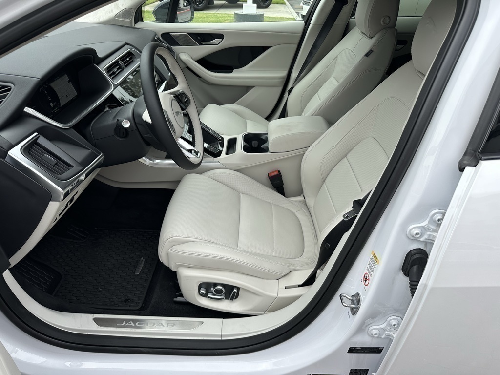 2024 Jaguar I-PACE HSE photo 6