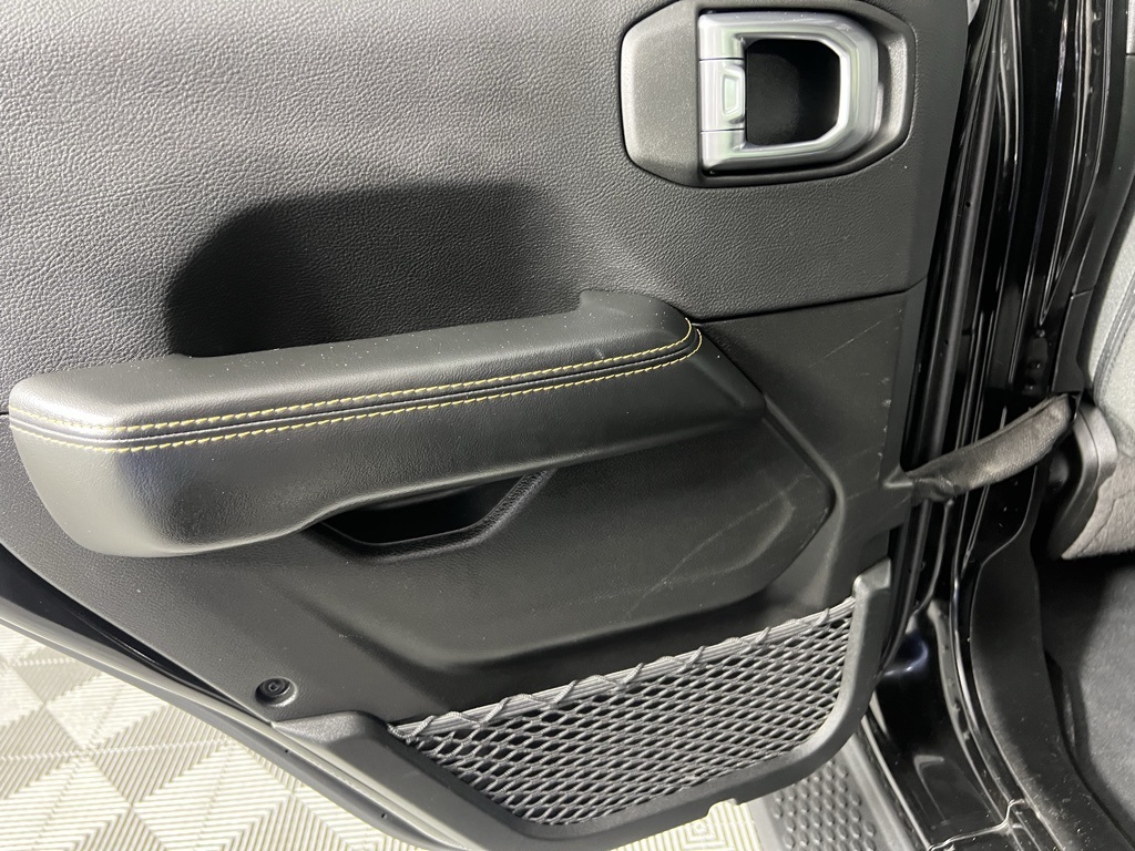 2024 Jeep Wrangler Sahara photo 22