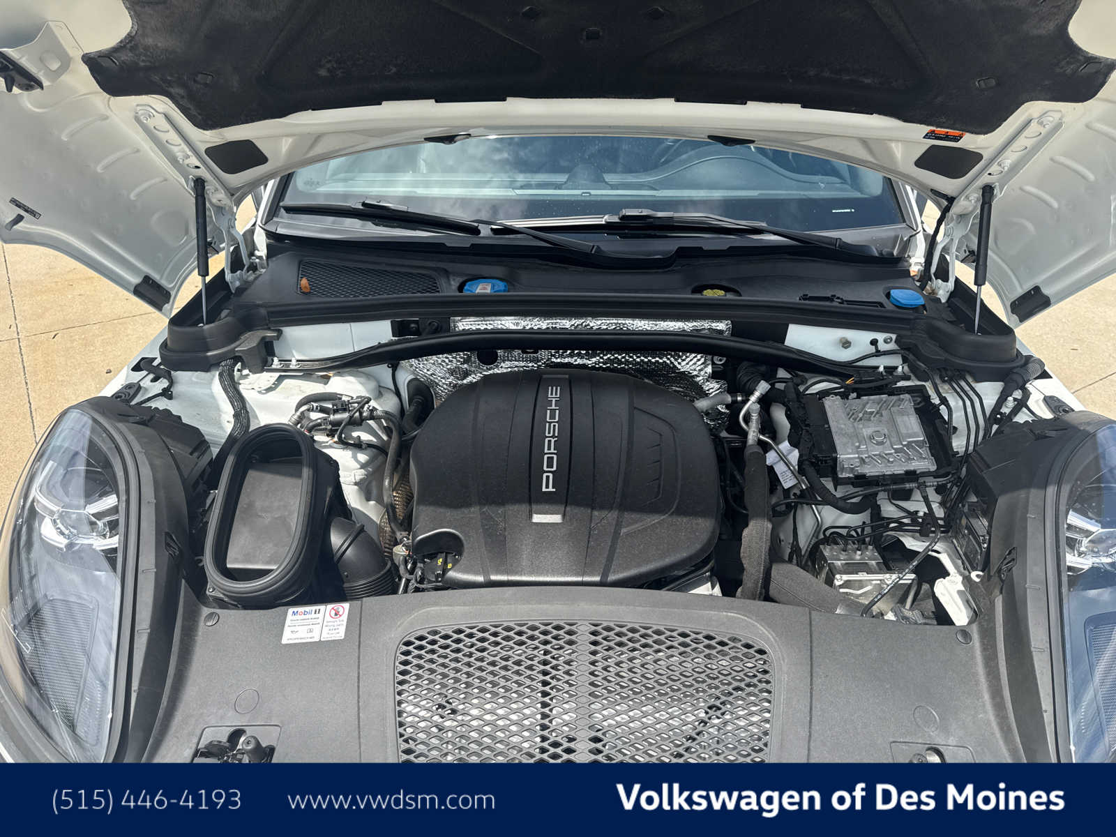 2021 Porsche Macan Base photo 8