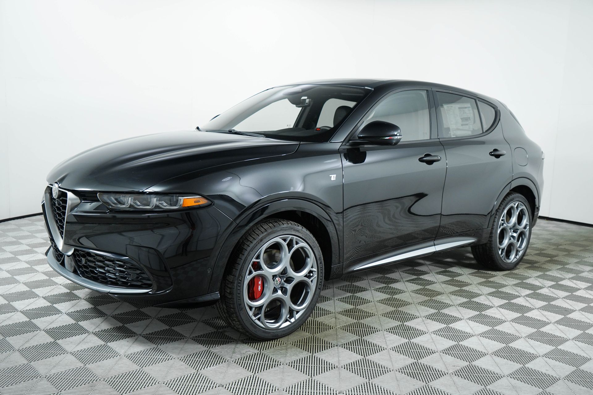 2024 Alfa Romeo Tonale Ti photo 2