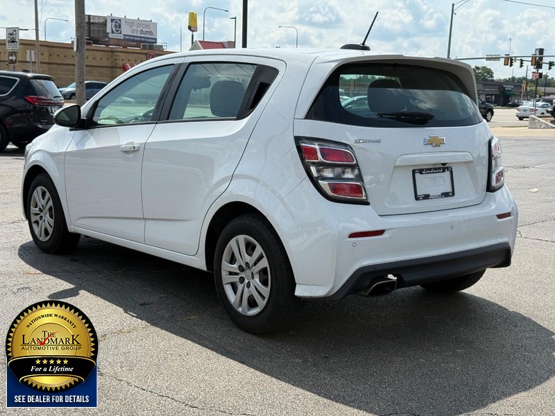 2019 Chevrolet Sonic LT photo 4