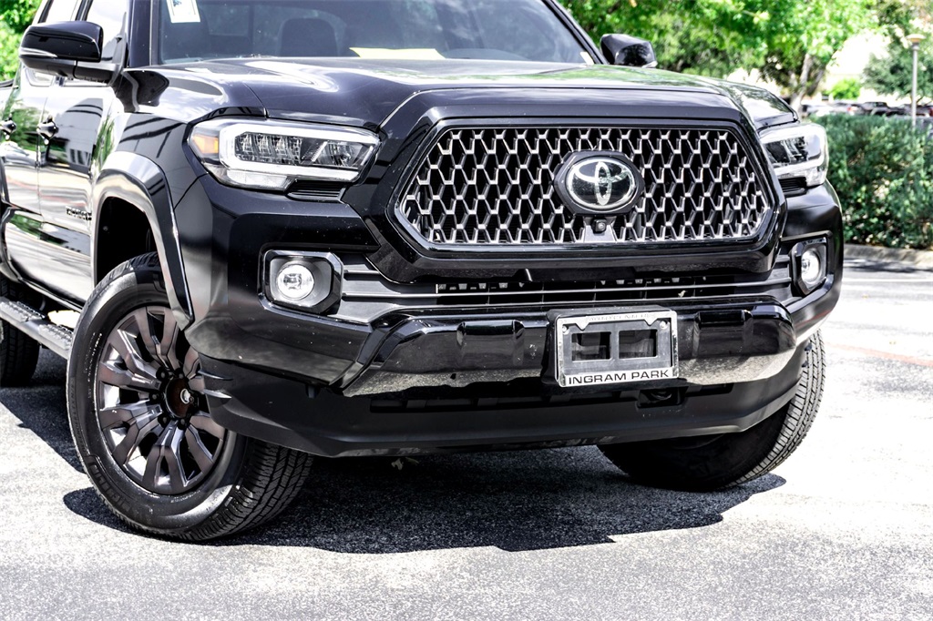 2023 Toyota Tacoma Limited photo 3