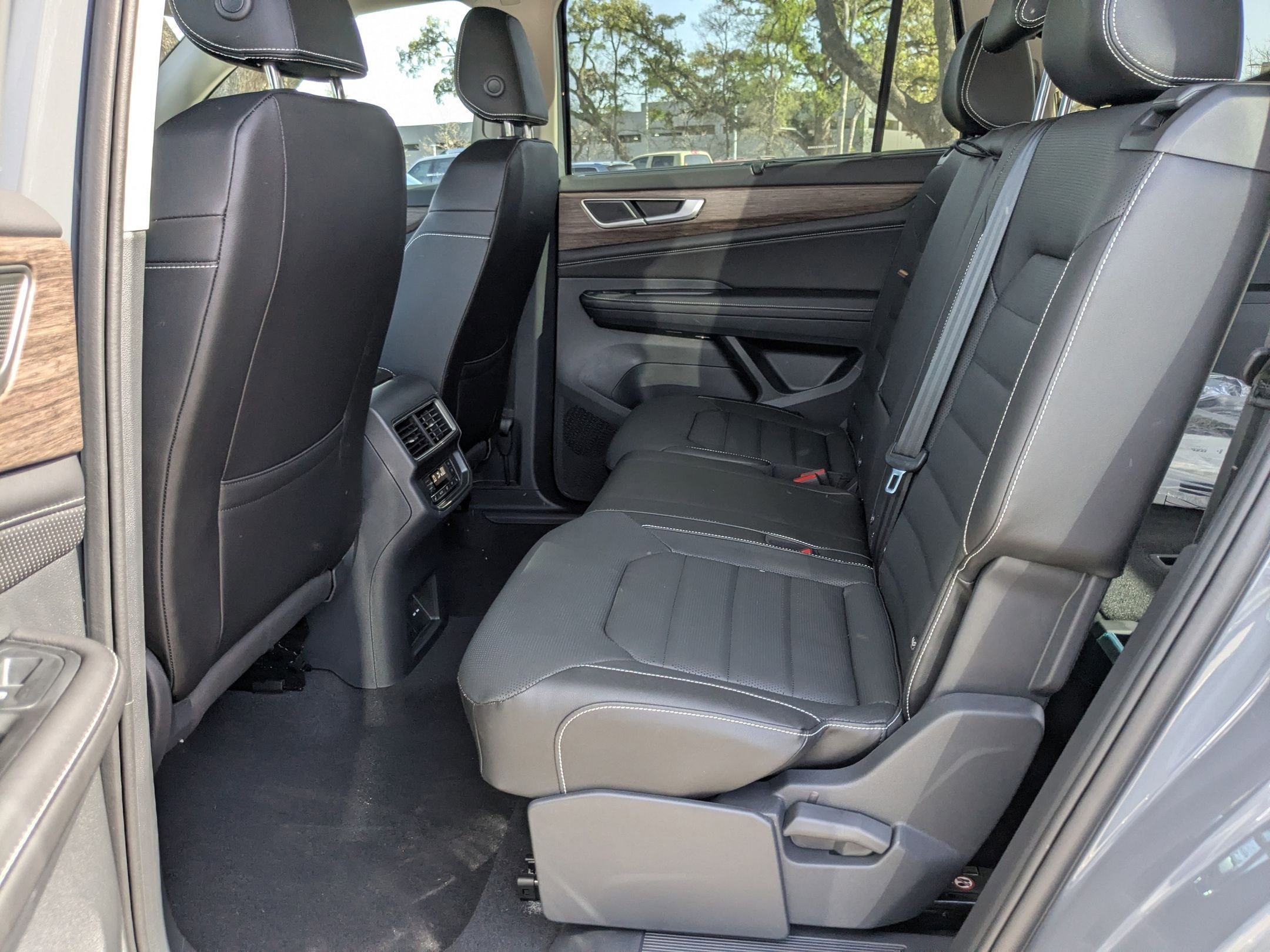 New 2025 PURE GRAY Volkswagen 2.0T SEL image 15