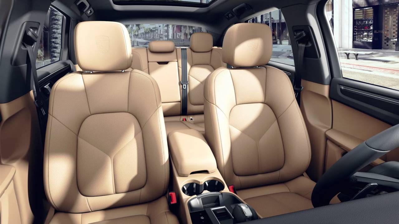 2025 Porsche Macan T photo 6