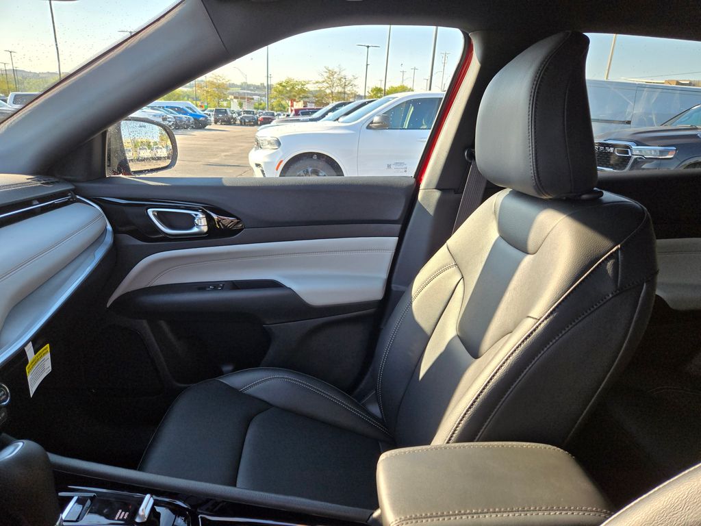 2026 Jeep Compass Limited photo 21