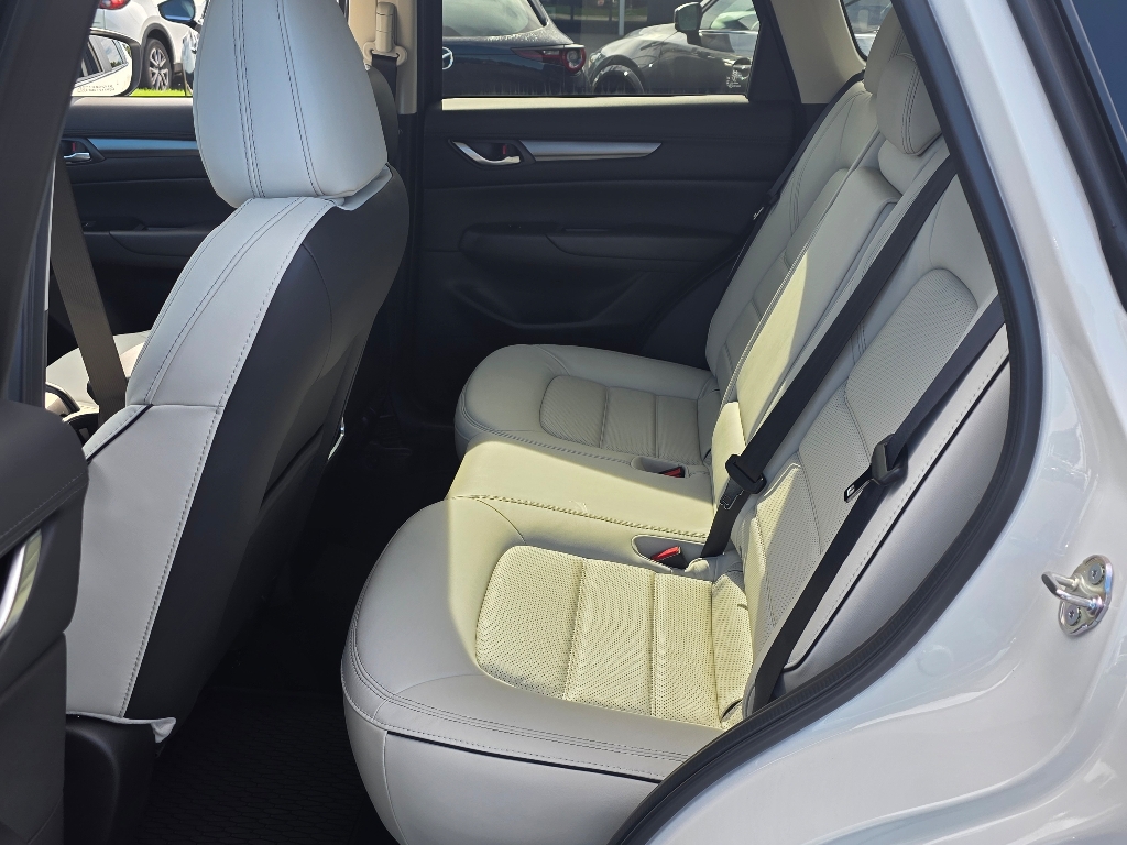 2025 Mazda CX-5 2.5 S Preferred photo 9