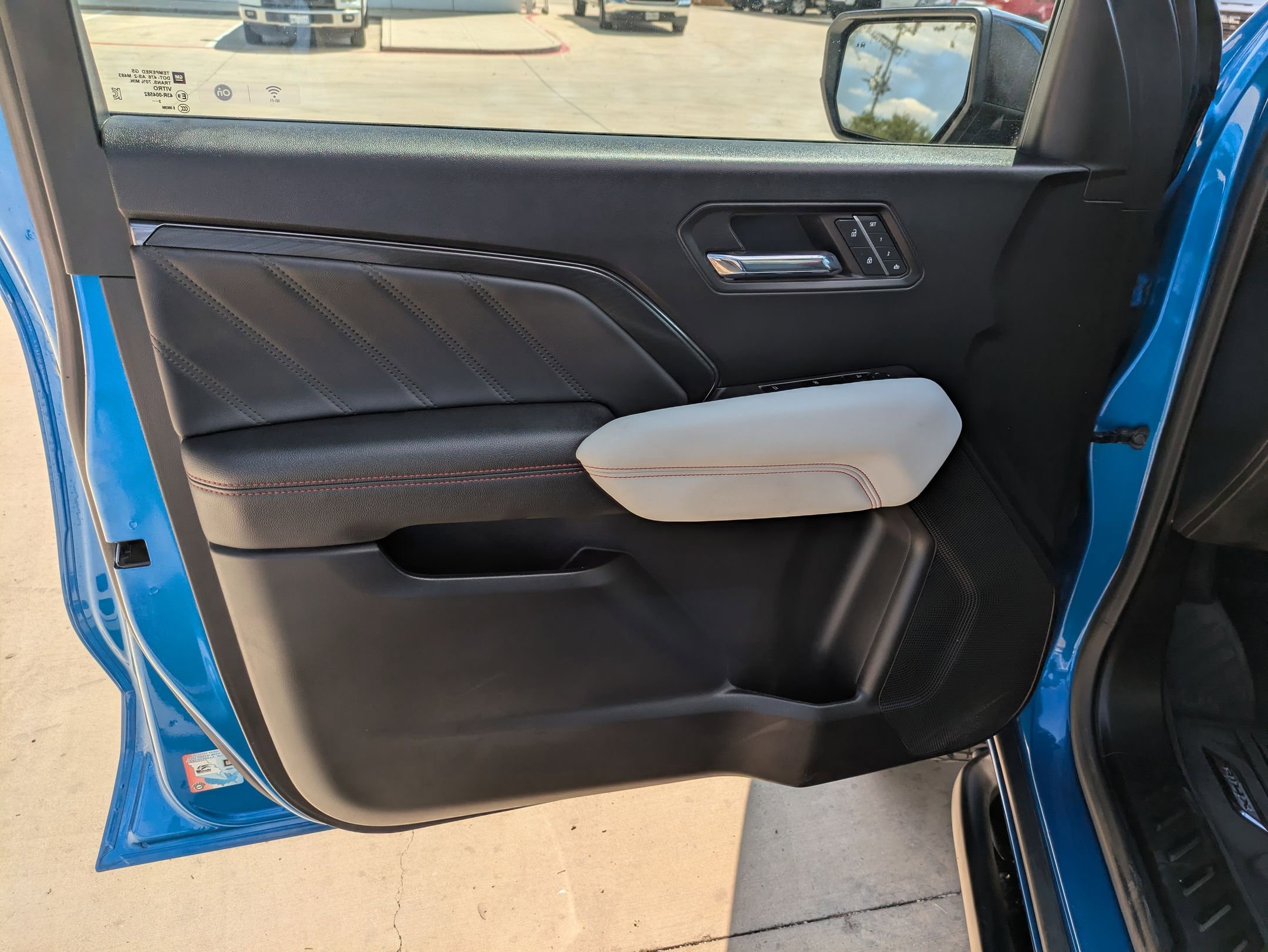 2023 Gmc Canyon AT4X photo 11