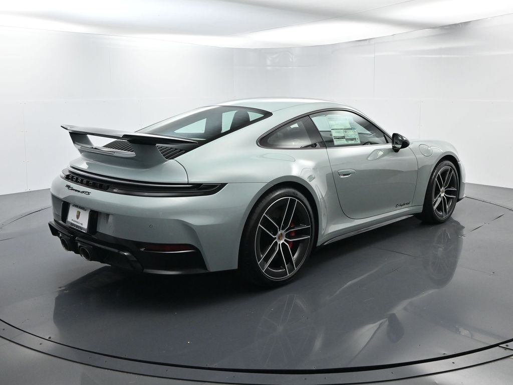 2026 Porsche 911 GTS photo 14