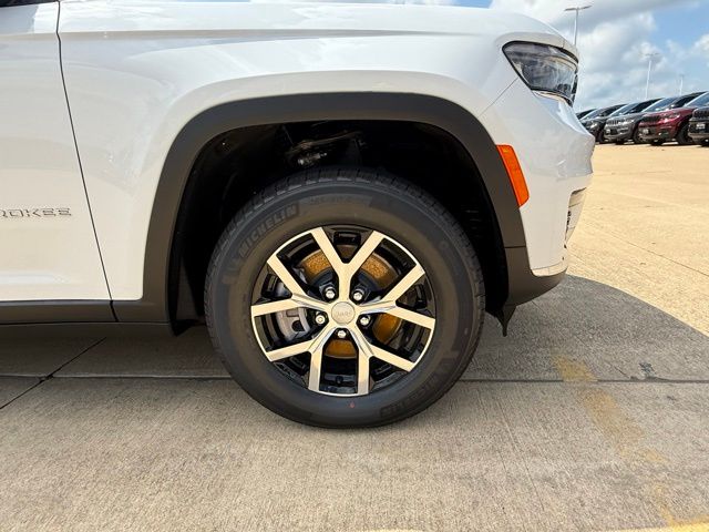 2025 Jeep Grand Cherokee Limited photo 4