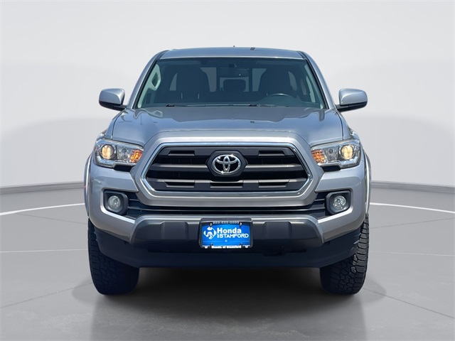 2017 Toyota Tacoma SR5 photo 2