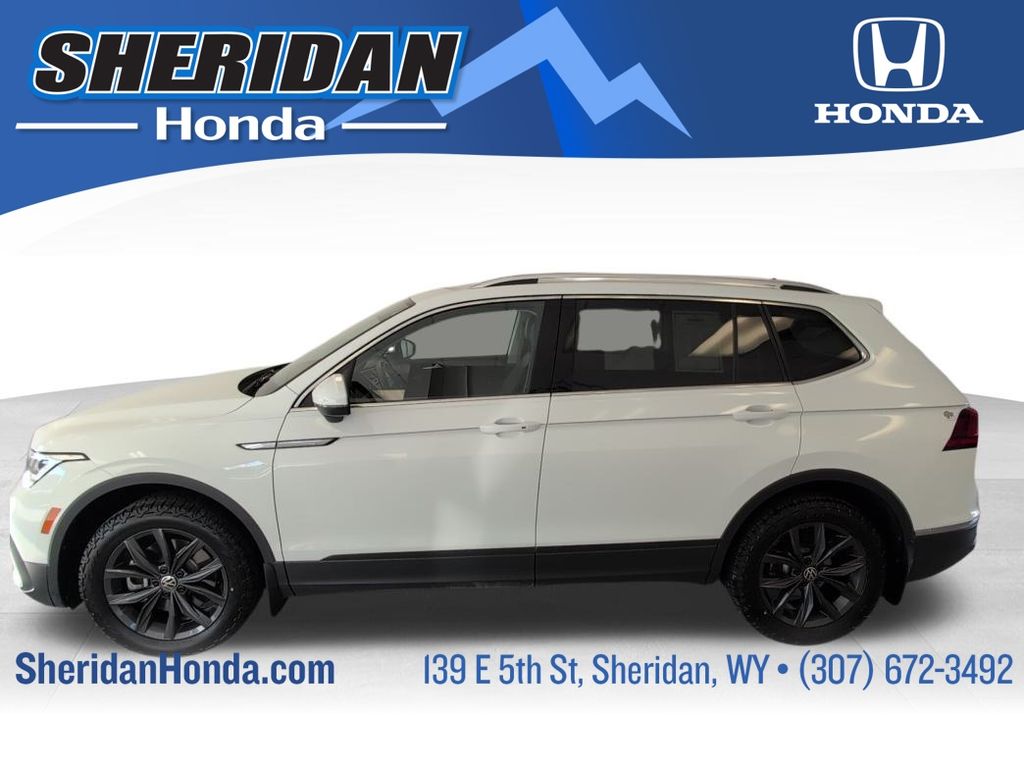 2024 Volkswagen Tiguan SE's photo