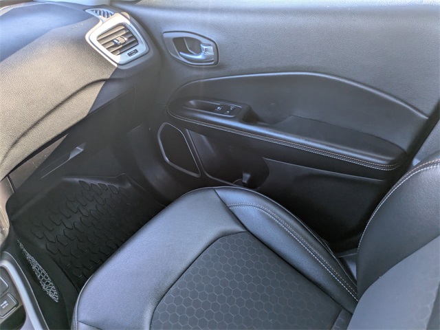 2020 Jeep Compass Latitude photo 15