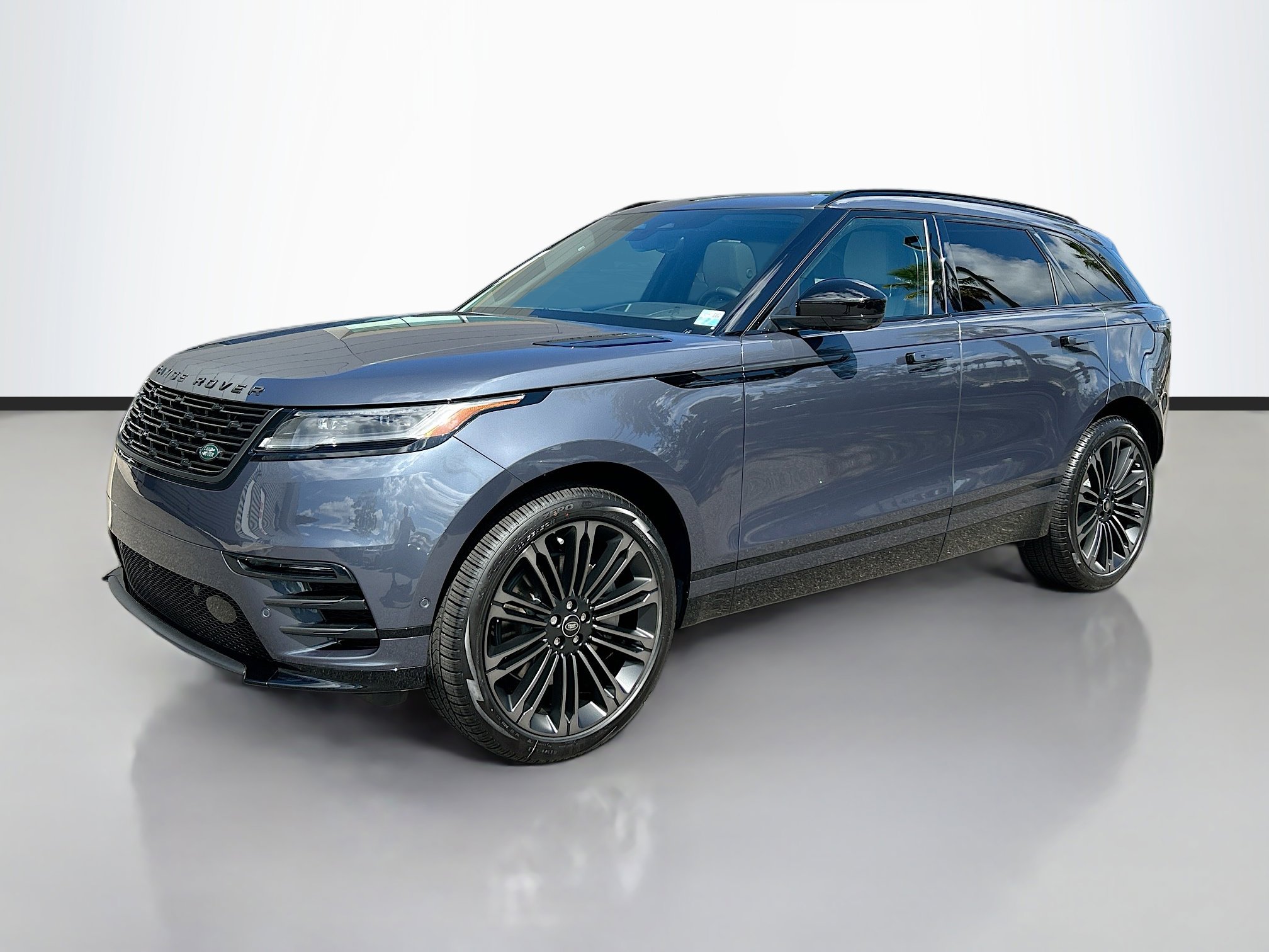 2026 Land Rover Range Rover Velar Dynamic SE