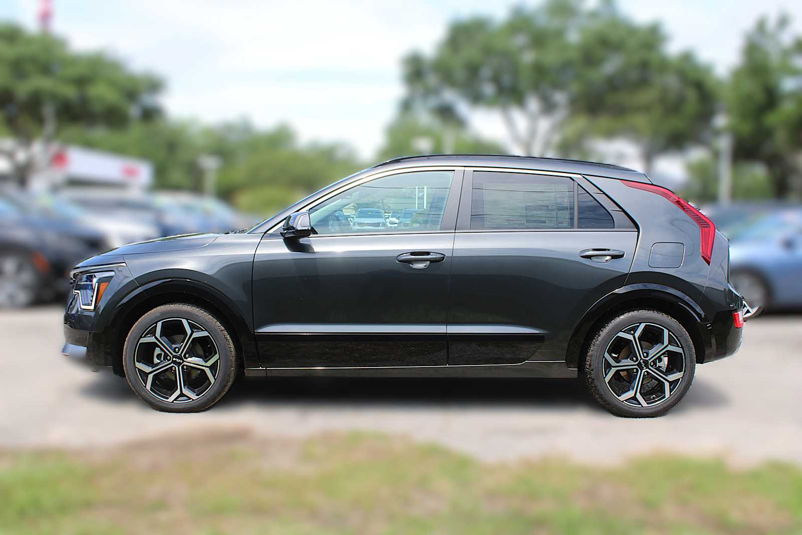 2025 Kia Niro EX Touring photo 13