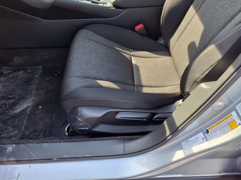 2025 Honda Accord LX photo 9
