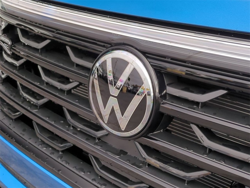 2025 Volkswagen Atlas Cross Sport SEL R-Line photo 30