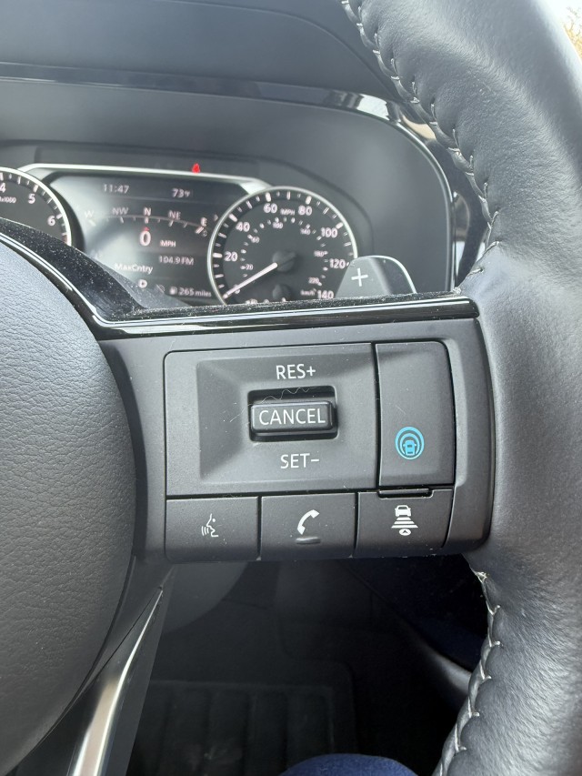 2024 Nissan Pathfinder SL photo 12