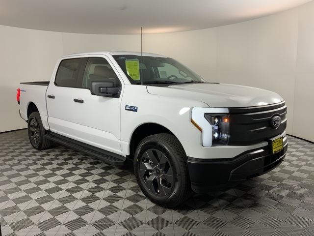 2024 Ford F-150 Lightning photo 3