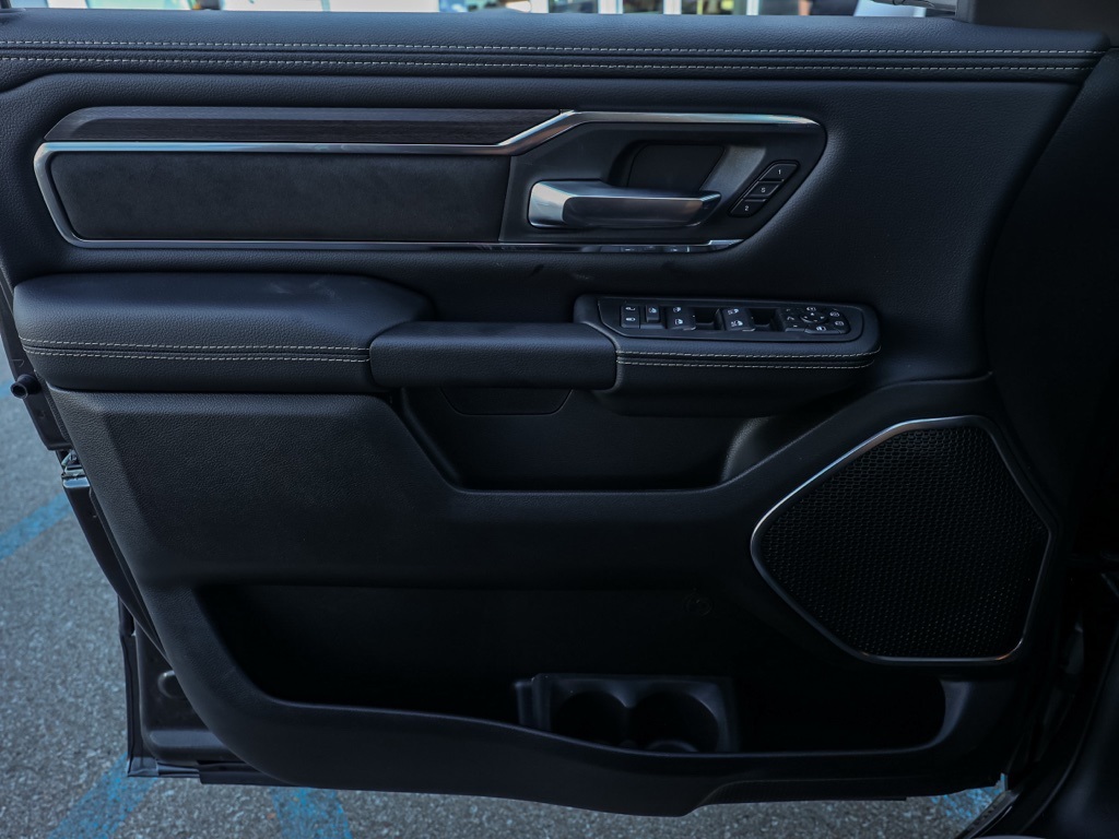 New 2026 Granite Crystal Metallic Clear-Coat Exterior Paint RAM Laramie image 21