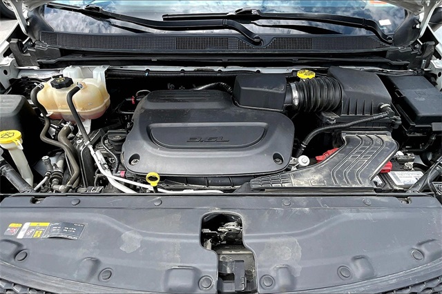 2022 Chrysler Voyager LX photo 9