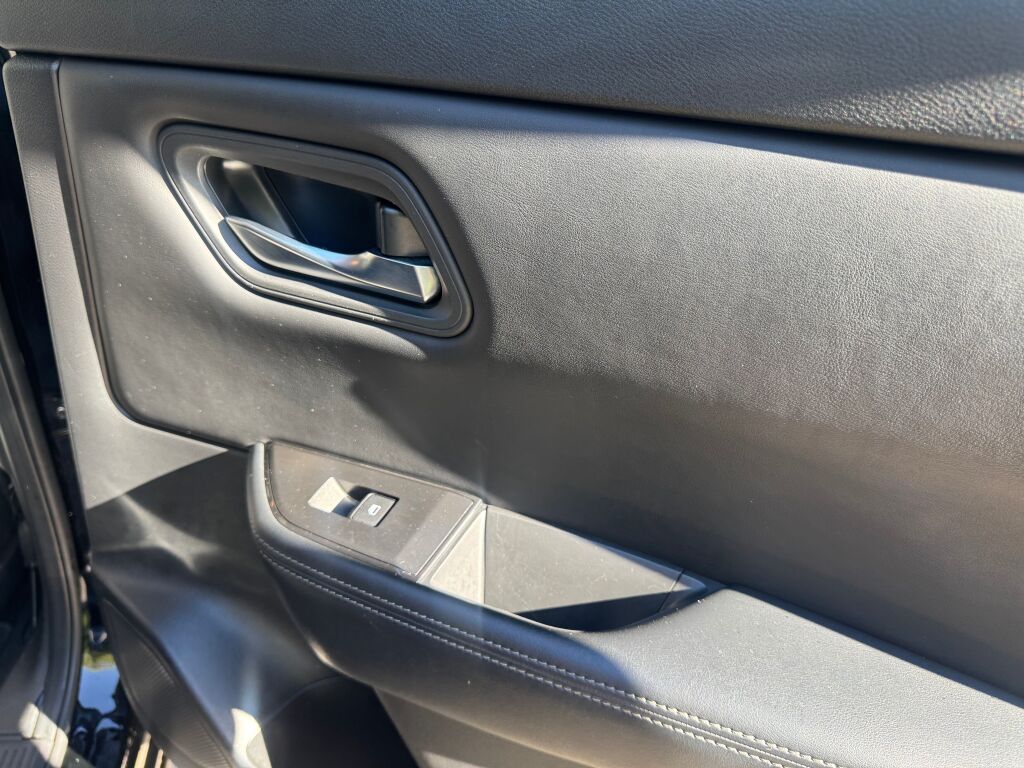 2024 Nissan Rogue SV photo 20