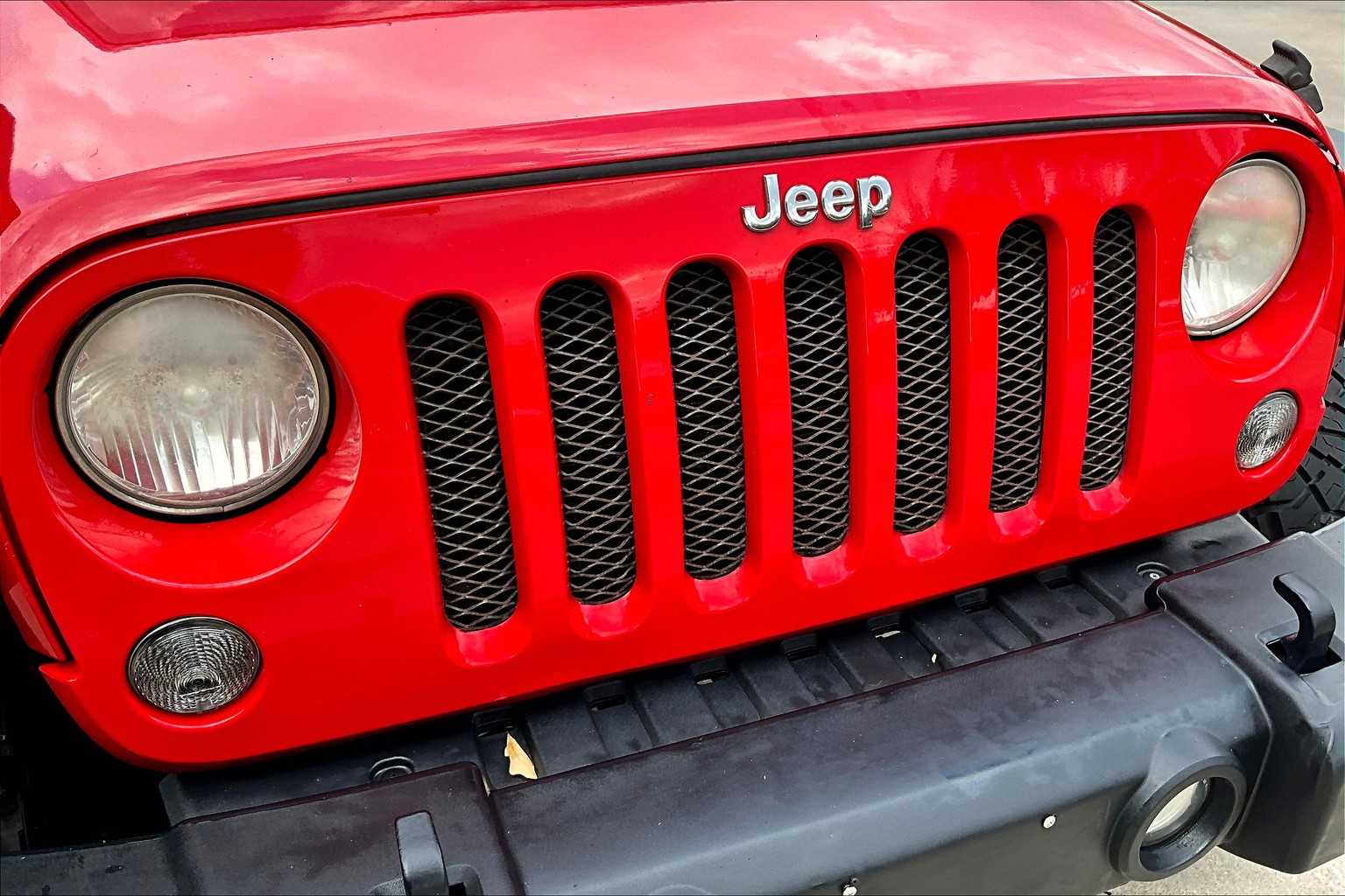 2015 Jeep Wrangler Unlimited Sport photo 24