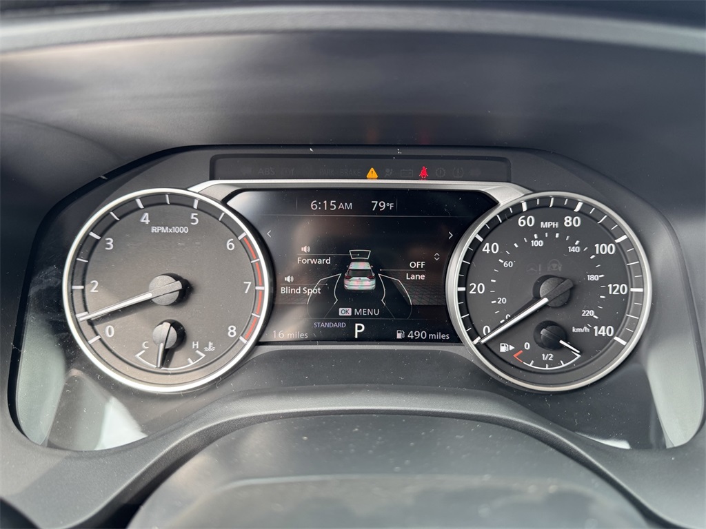 2025 Nissan Rogue SV photo 13