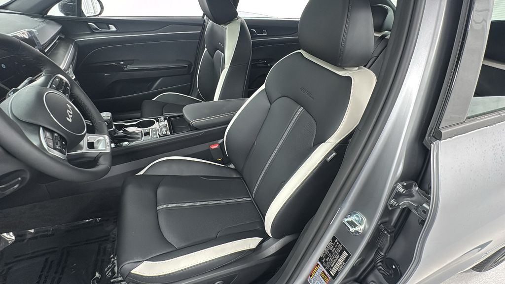 2026 Kia K5 GT-Line photo 10