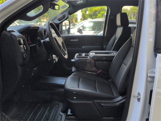 2025 Chevrolet Silverado 2500HD photo 4