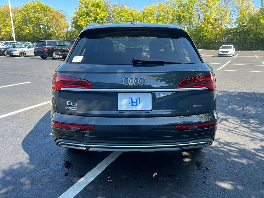2021 Audi Q5 45 Prestige photo 3
