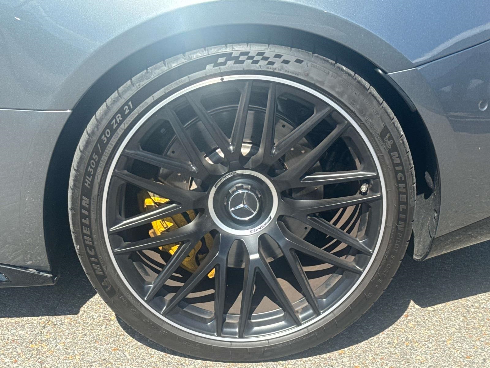 2025 Mercedes Benz AMG GT photo 3