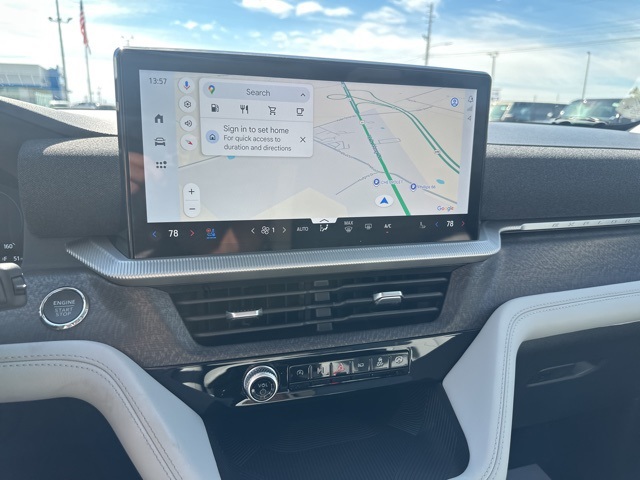 2026 Ford Explorer Platinum photo 4