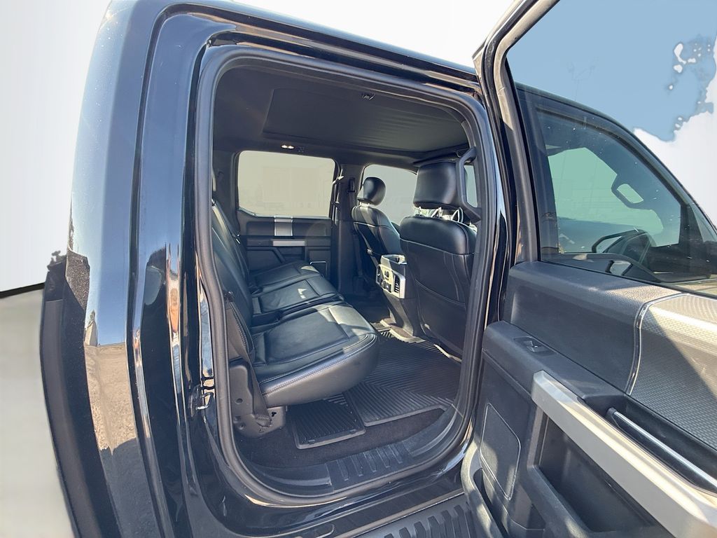 2017 Ford F-150 Lariat photo 24
