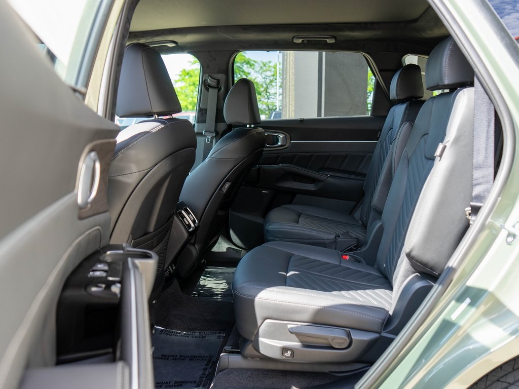 2025 Kia Sorento X-Line SX Prestige photo 4
