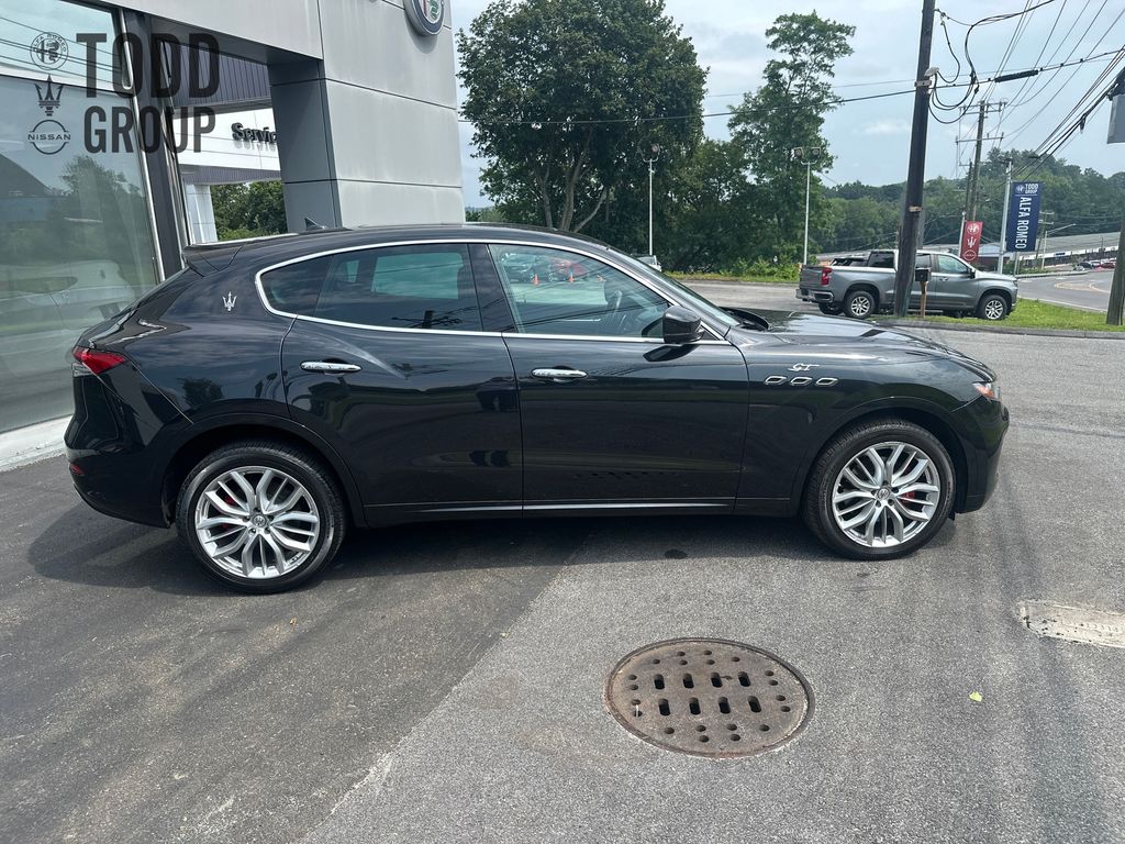 2022 Maserati Levante GT photo 5