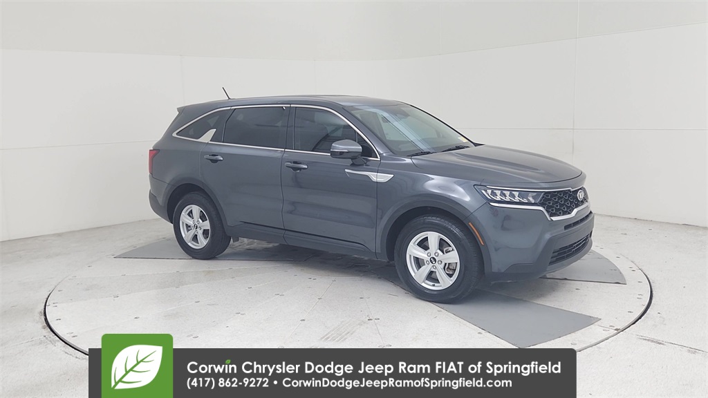 2021 Kia Sorento LX photo 2
