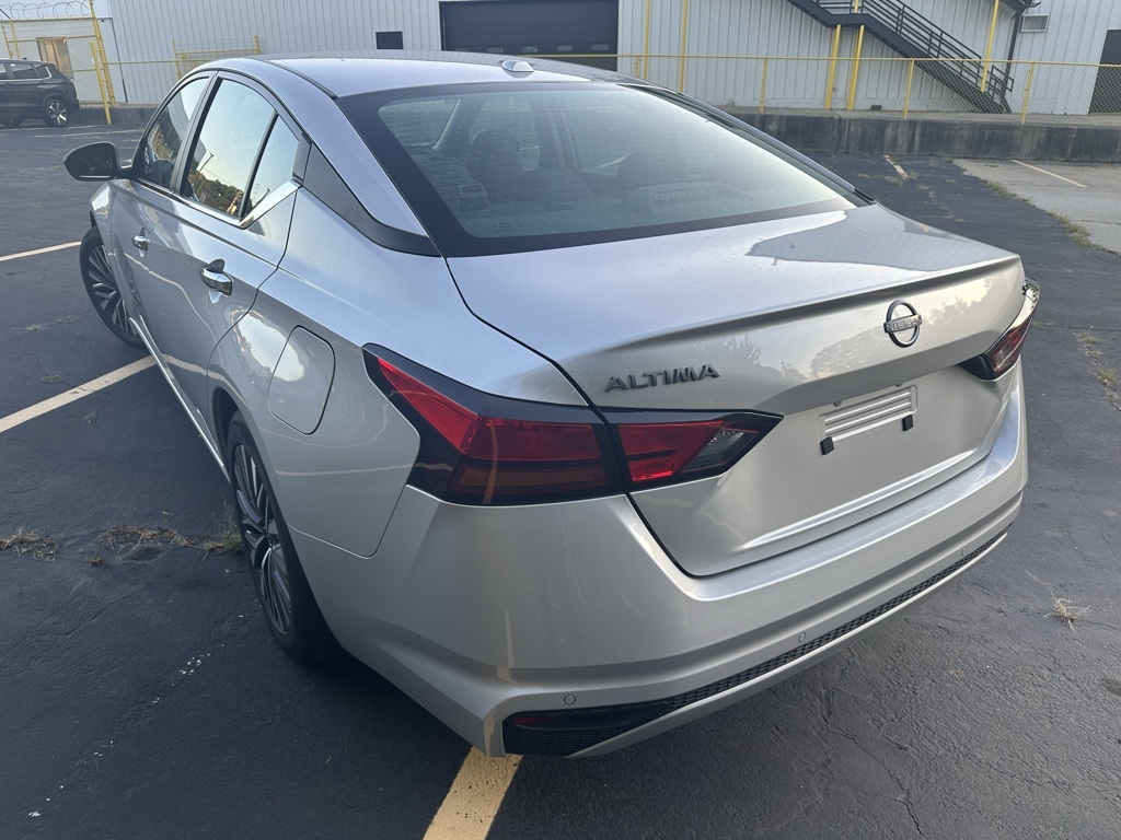 2024 Nissan Altima 2.5 SV photo 3