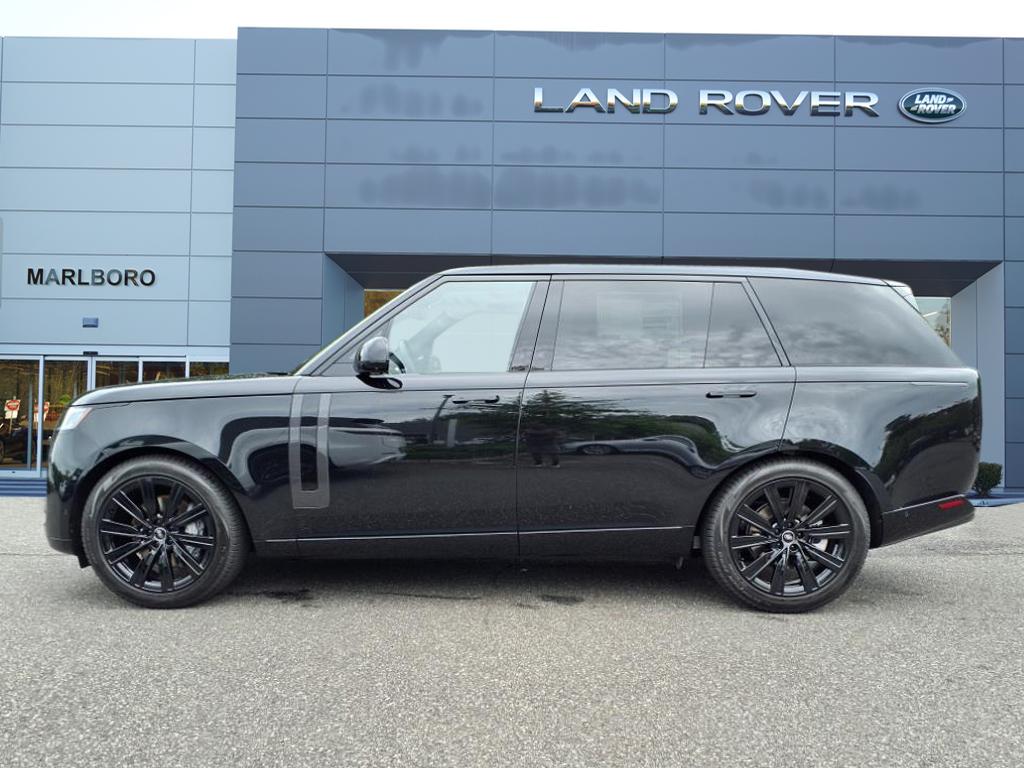 2025 Land Rover Range Rover SE photo 5