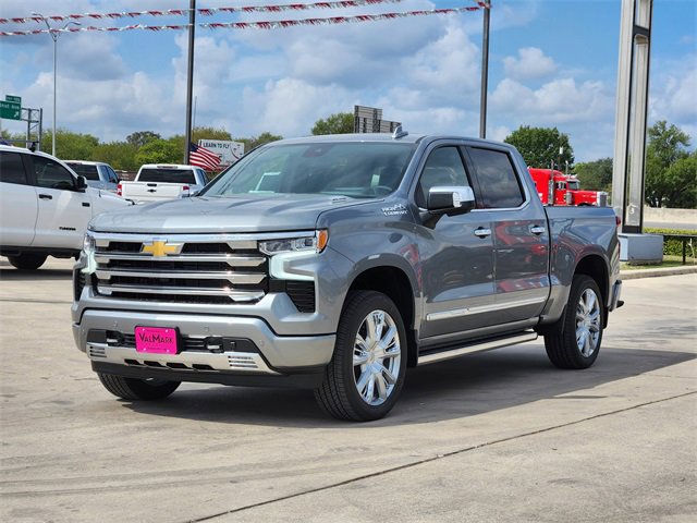 2026 Chevrolet Silverado 1500 High Country photo 2