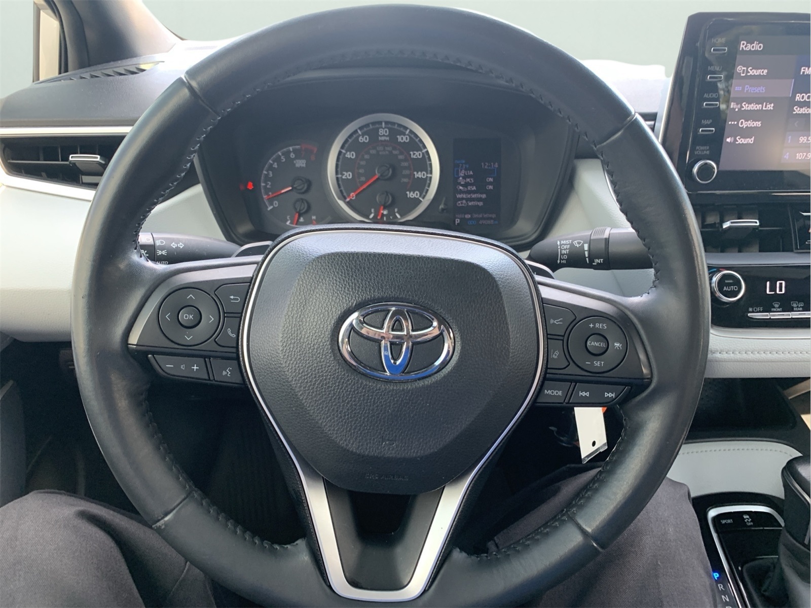 2020 Toyota Corolla SE photo 16